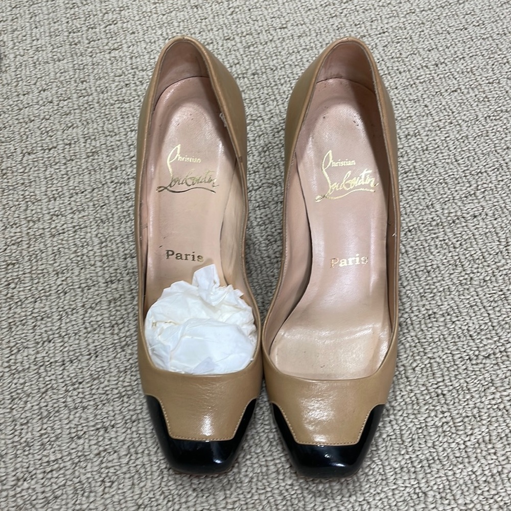 Beautiful Christian Louboutin pumps size 37
